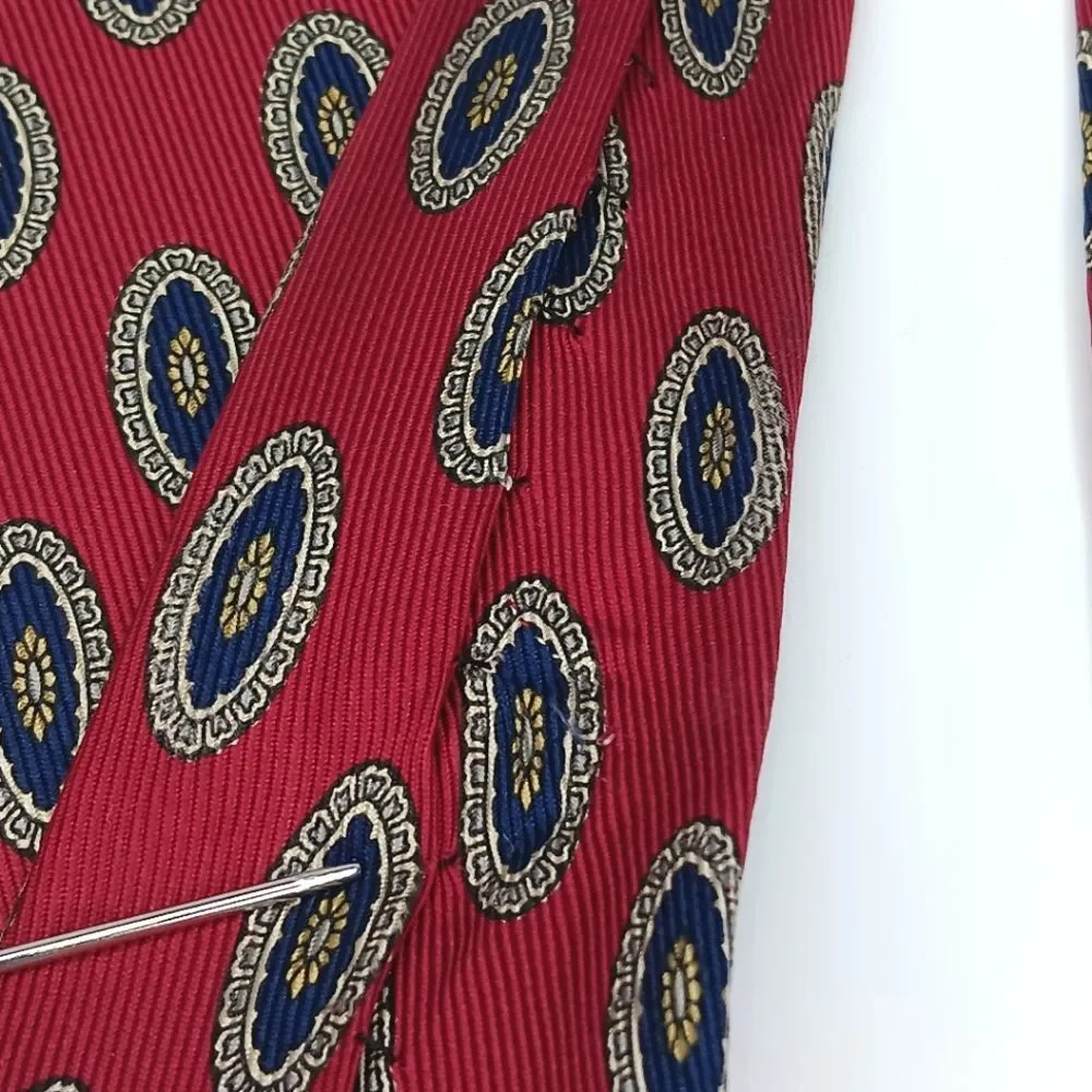 Brooks Brothers Men’s Dark Red Blue Silk Medallion Tie Vintage Bold USA